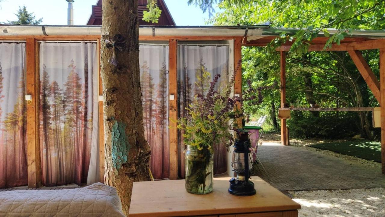 Jurta Az Erdo Mellett Dezsaval-Keresz-Tanya Hotel Pilisszentkereszt Bagian luar foto