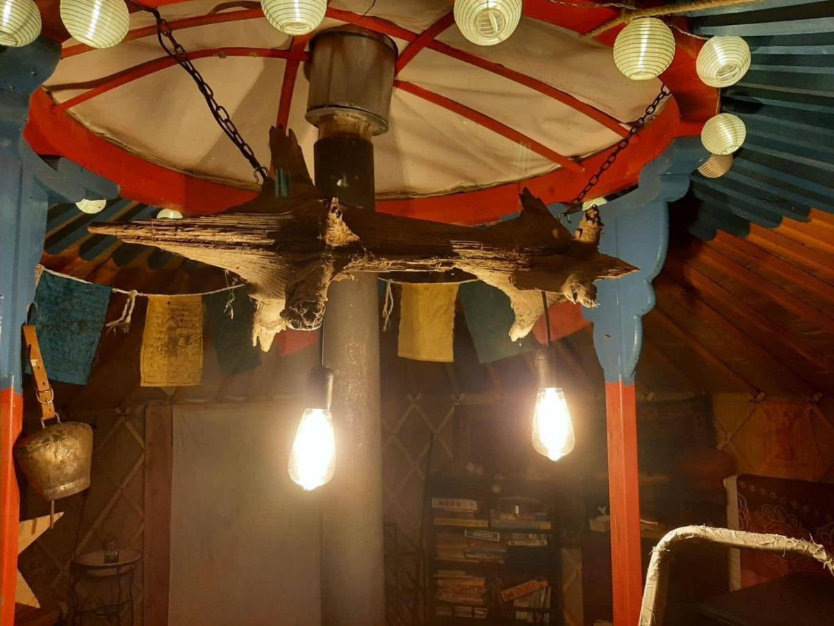 Jurta Az Erdo Mellett Dezsaval-Keresz-Tanya Hotel Pilisszentkereszt Bagian luar foto